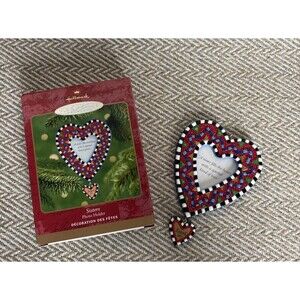 HALLMARK SISTERS‎ 2001 PHOTO HOLDER CHRISTMAS KEEPSAKE ORNAMENTS HEART